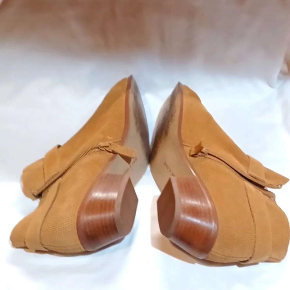 Violet & Red Womans Saddle Brown Suede Leather Ankle Boots 9.5 M‎